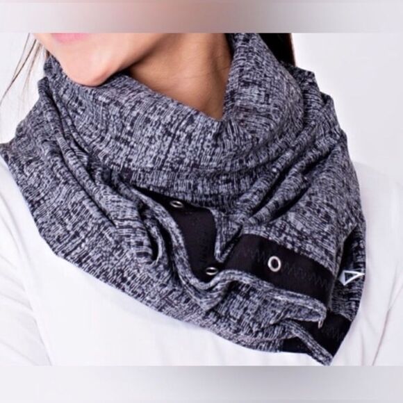 Ivivva ( Lululemon) black / white chill scarf one size - Picture 1 of 4